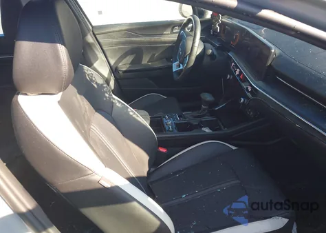 2025 Kia K5 Gt-Line z USA, uszkodzony, nr VIN KNAG64J7XS5285017